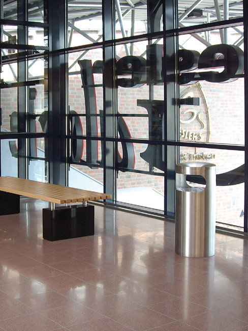 SN-142 Standascher und Abfallbehälter mit Sitzbank LARCO