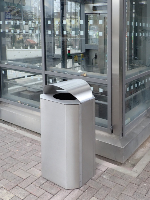 stainless steel litter bin with 120 liters capacity SN-350