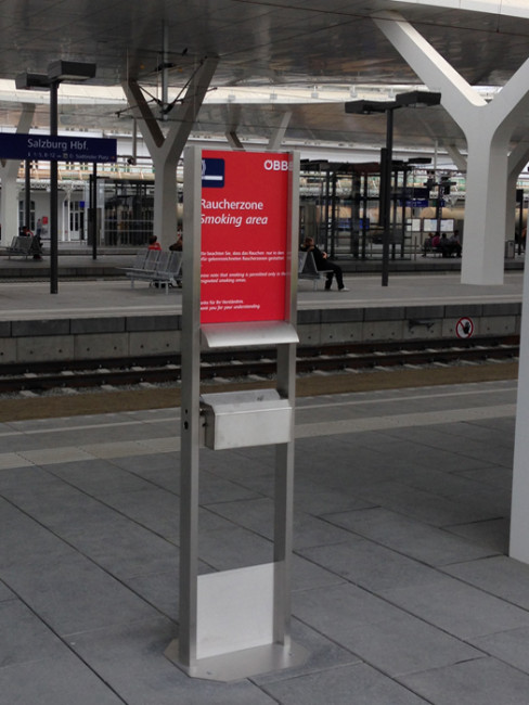 SN-250 Raucherstation, Standascher mit Dach in Sonderausführung nach Kundenwunsch