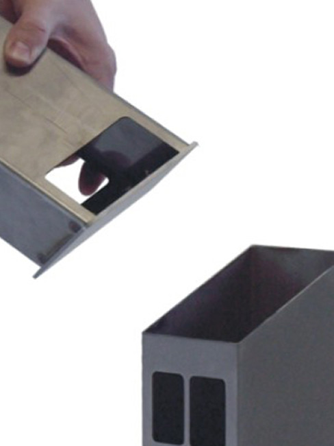 nach Entriegelung Entnahme und Entleerung