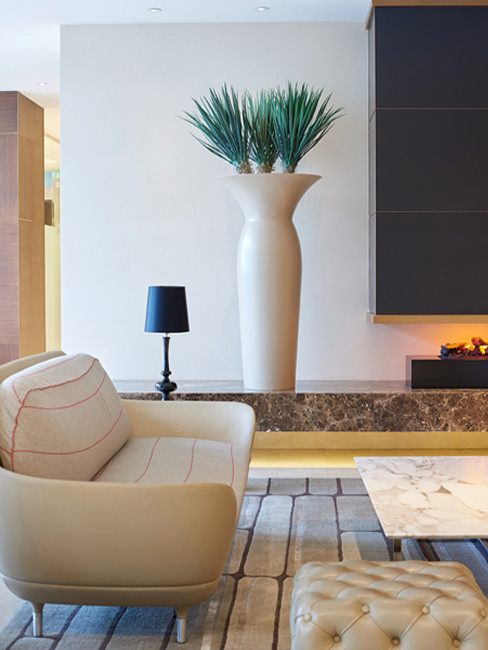 Pflanzensäule KARIF aus Kunststoff