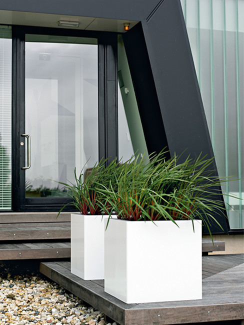ZONDA: square Planters made of Polystyrene