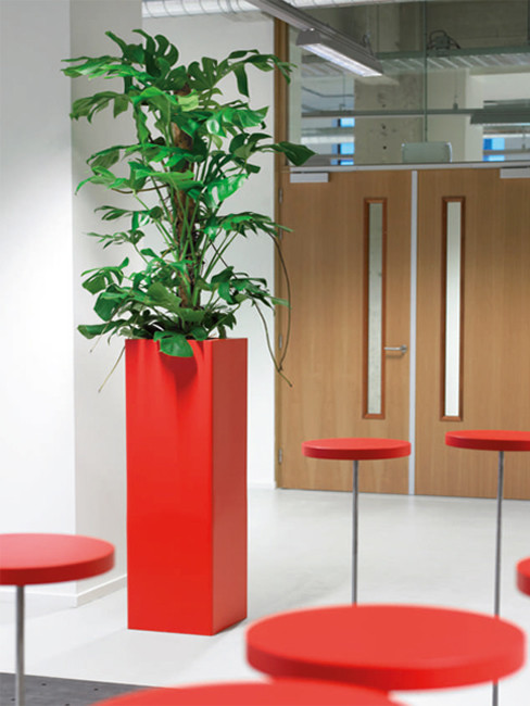 ZONDA: square Pedestal Planter  made of Polystyrene