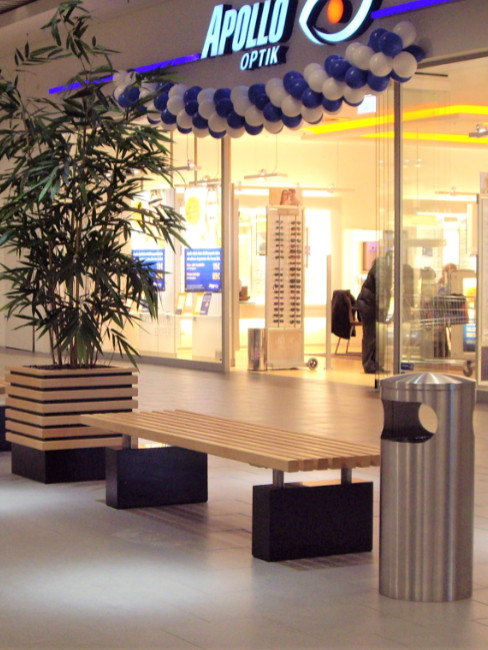 LARCO Sitzbank mit Buchenholzleisten und Granitfuß