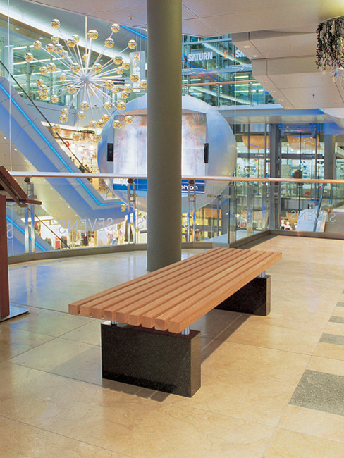 LARCO Sitzbank mit FSC Holzleisten und Granitfuß