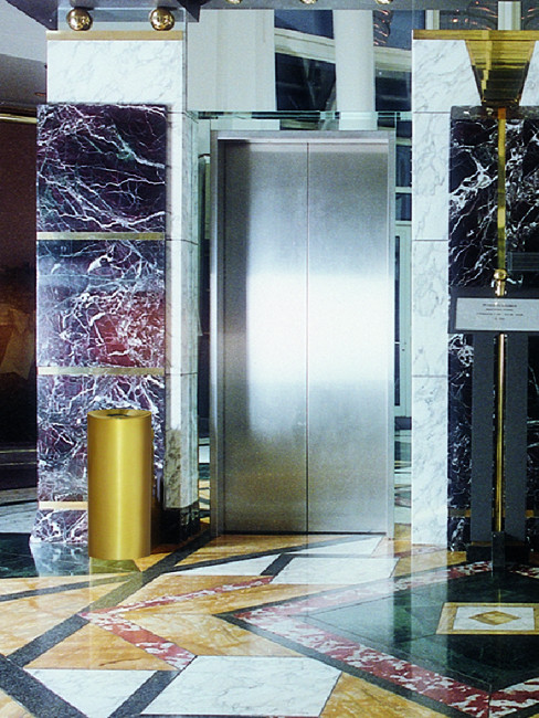 SNH-110 in 255x600 mm, Standascher in Edelstahl geschliffen und messingfarbig antik gefärbt und klar beschichtet